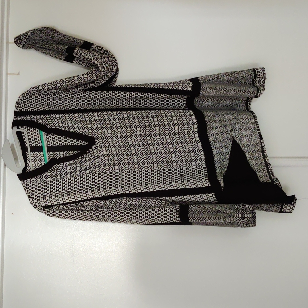 Black and white color block v-neck blouse.